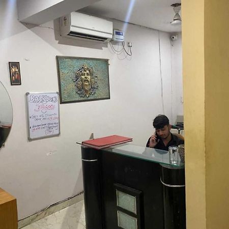 Hotel O Devansh Inn Yeni Delhi Dış mekan fotoğraf