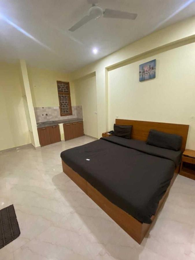Hotel O Devansh Inn Yeni Delhi Dış mekan fotoğraf