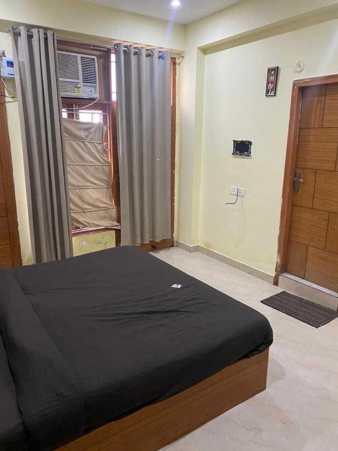 Hotel O Devansh Inn Yeni Delhi Dış mekan fotoğraf