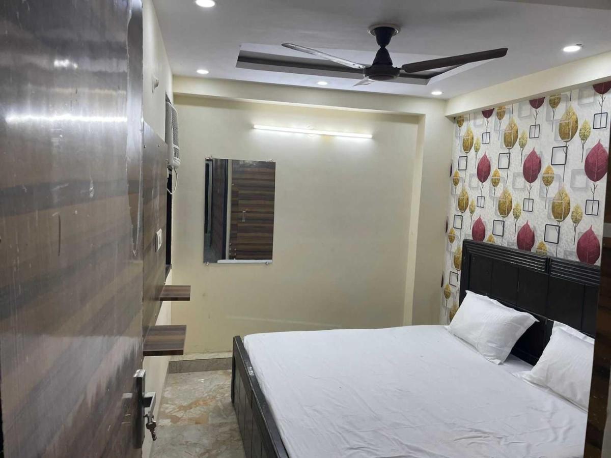 Hotel O Devansh Inn Yeni Delhi Dış mekan fotoğraf